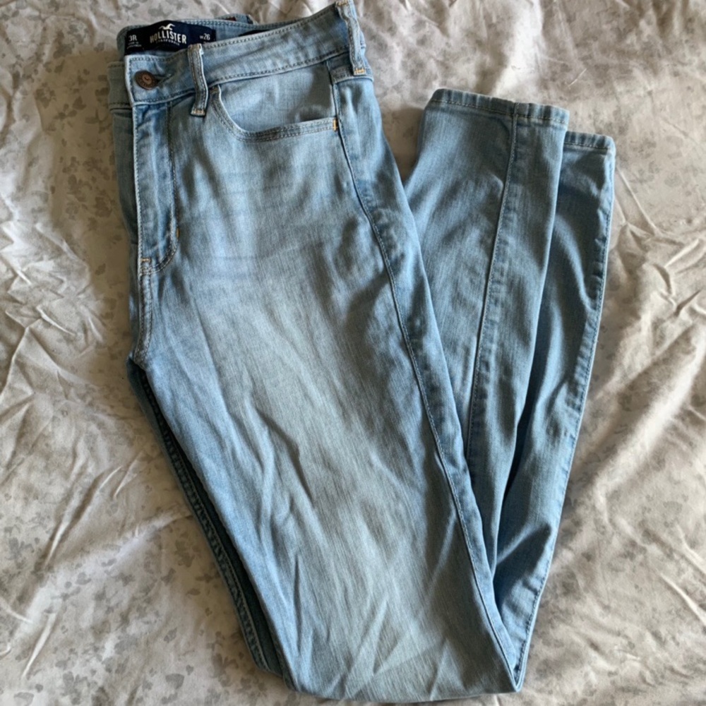HOLLISTER Light washed skinny jeans